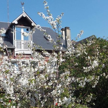 Vacances Paisibles Sur La Cote Fleurie. Трувил сюр Мер Екстериор снимка