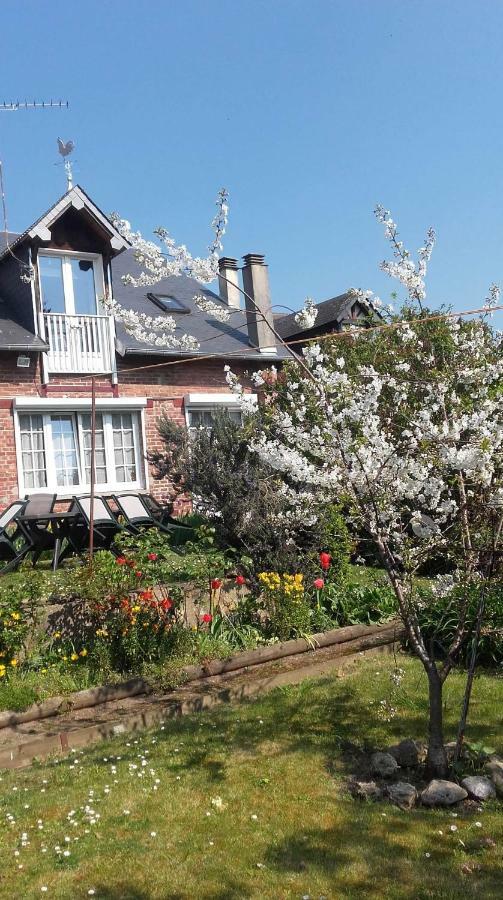 Vacances Paisibles Sur La Cote Fleurie. Трувил сюр Мер Екстериор снимка